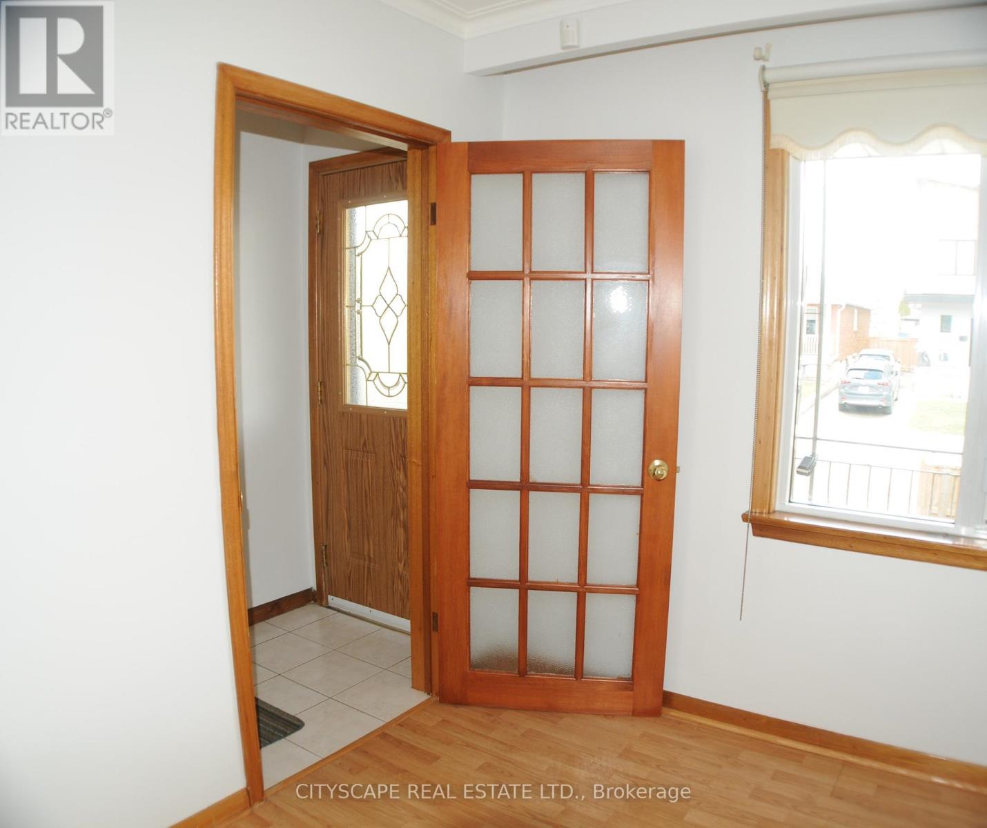 Upper Floor - 49 Algoma Street, Toronto, Ontario  M8Y 1C4 - Photo 5 - W13509910
