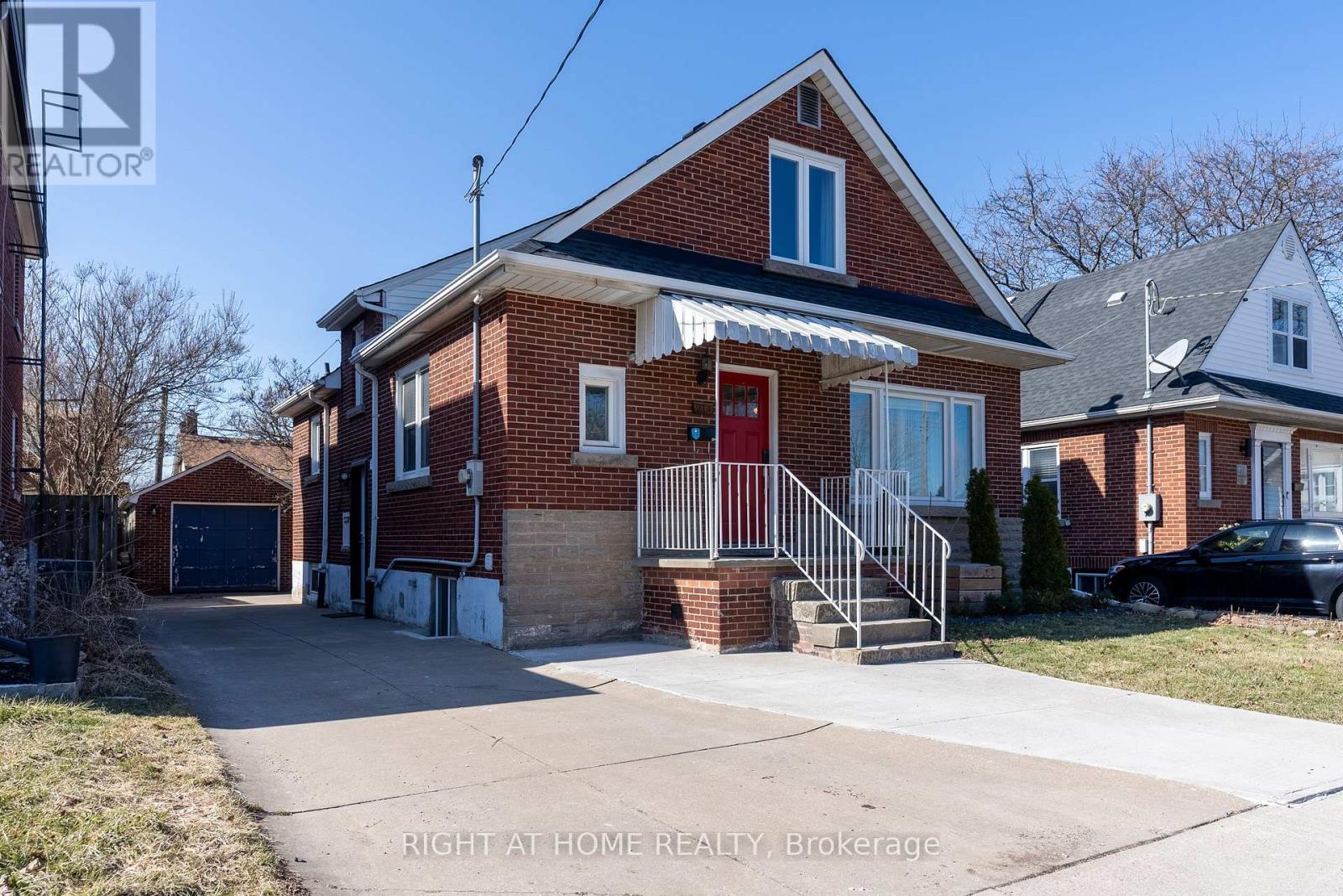 214 Kenilworth Avenue S, Hamilton, Ontario  L8K 2T4 - Photo 2 - X13509894