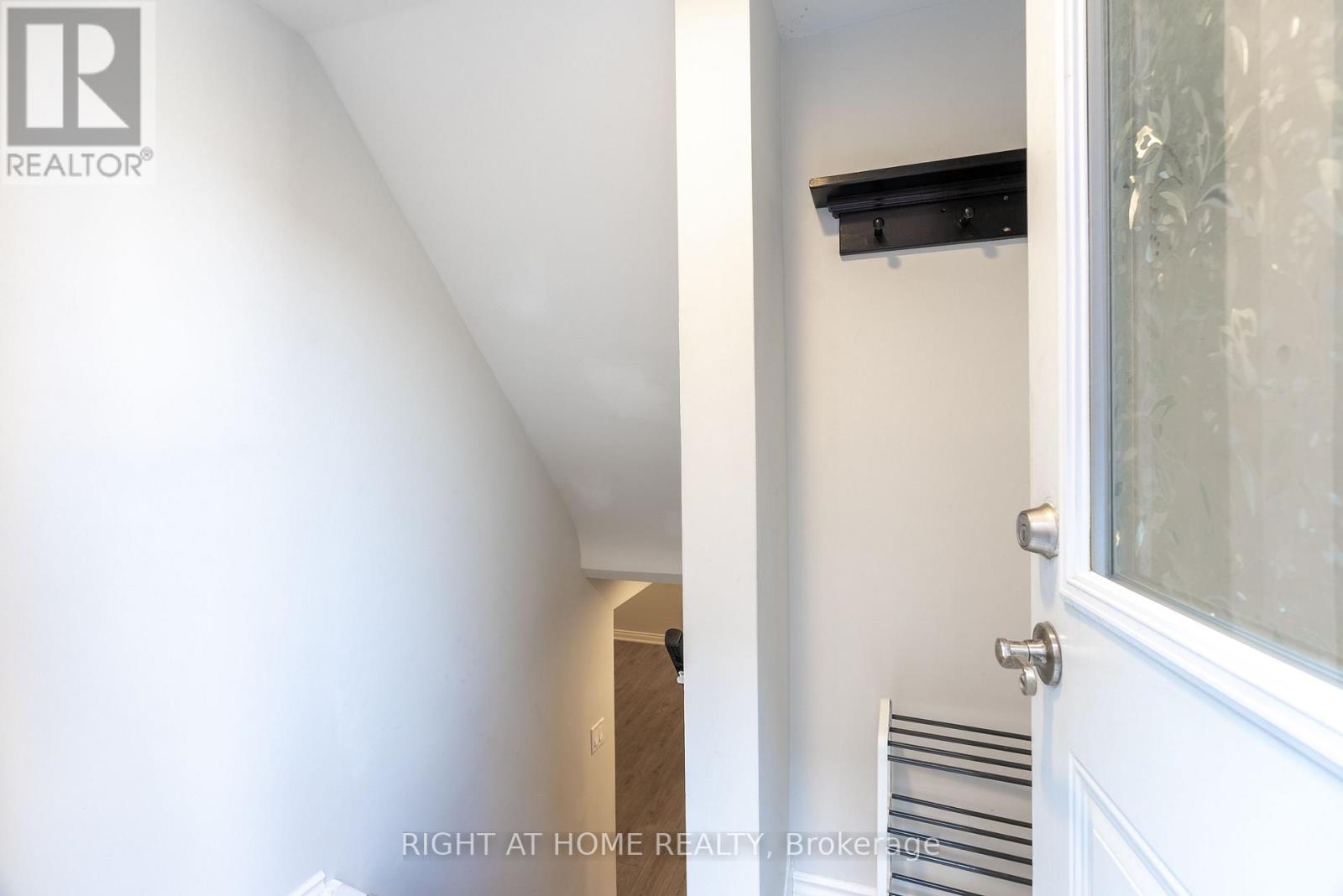 214 Kenilworth Avenue S, Hamilton, Ontario  L8K 2T4 - Photo 3 - X13509894