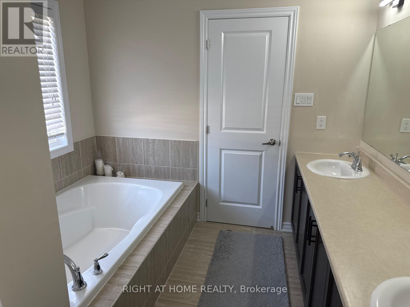 371 Vendevale Avenue, Ottawa, Ontario  K2P 0S4 - Photo 6 - X13509888