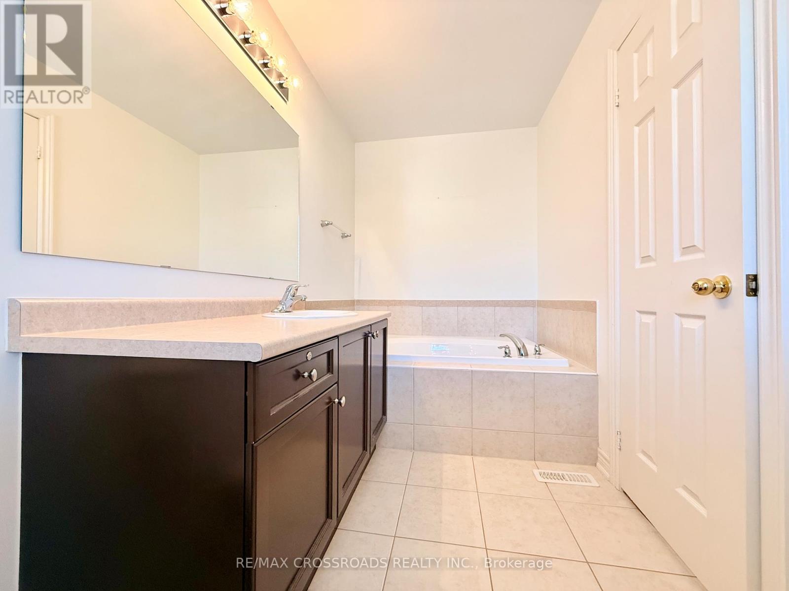 158 Harvest Hills Boulevard, Newmarket, Ontario  L9N 0C1 - Photo 14 - N13509948