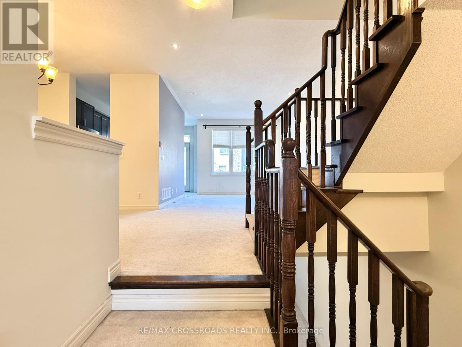 158 Harvest Hills Boulevard, Newmarket, Ontario  L9N 0C1 - Photo 2 - N13509948