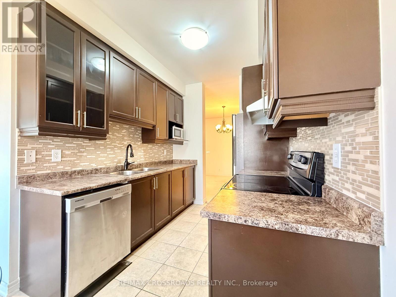 158 Harvest Hills Boulevard, Newmarket, Ontario  L9N 0C1 - Photo 7 - N13509948