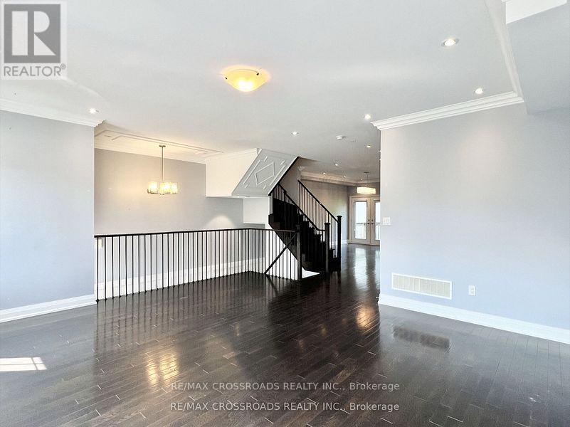 45 Plowman Lane, Richmond Hill, Ontario  L4S 0G4 - Photo 5 - N13509954