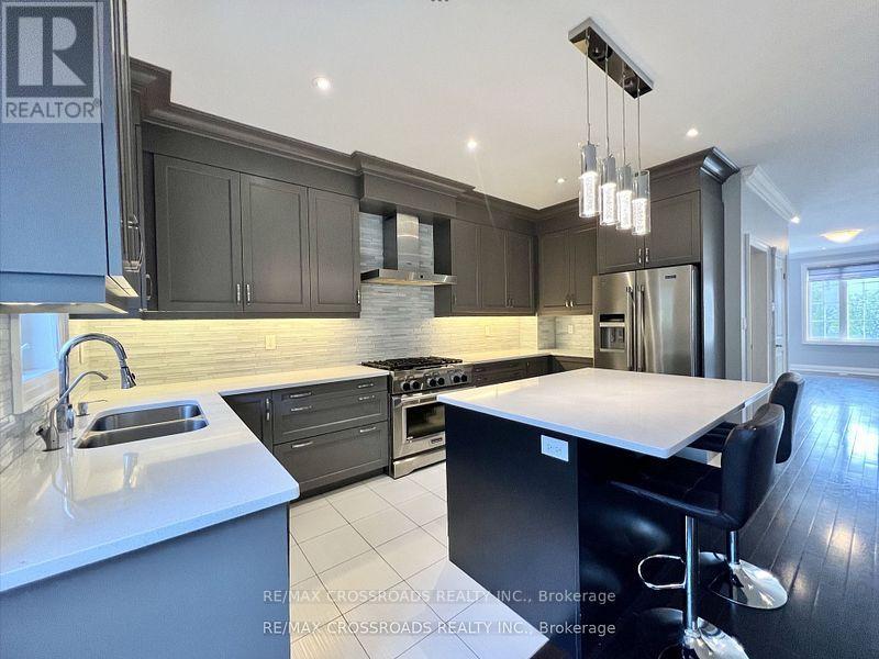 45 Plowman Lane, Richmond Hill, Ontario  L4S 0G4 - Photo 9 - N13509954