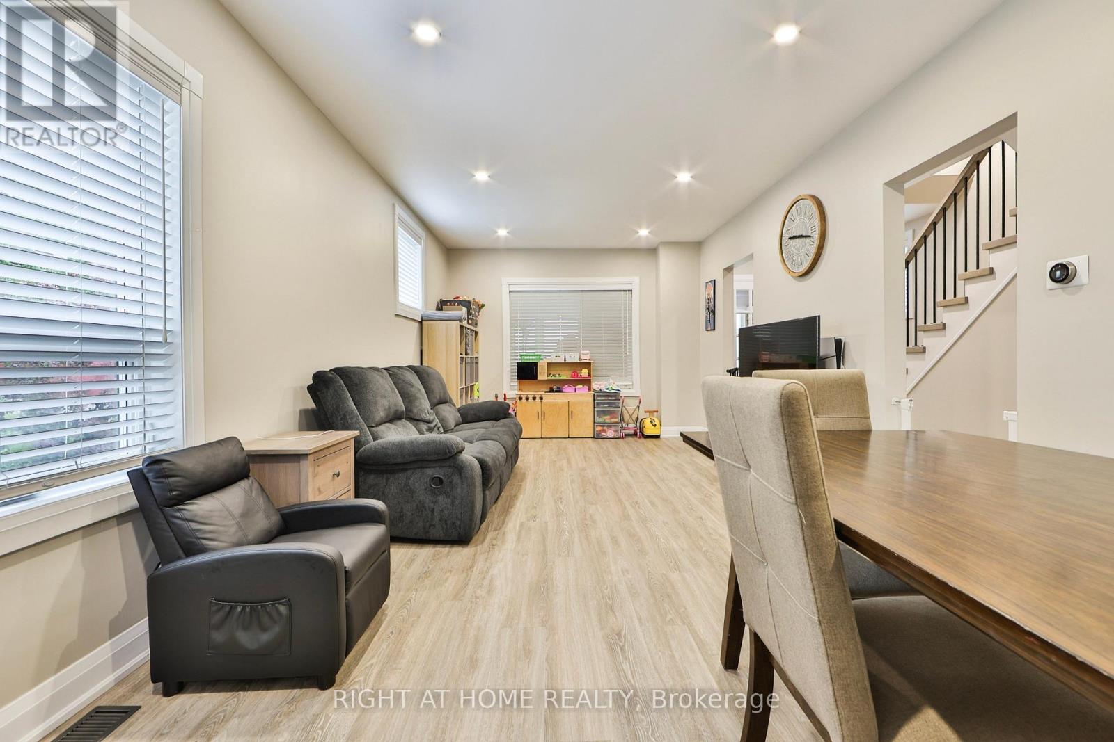 90 Mill Street South Street S, Brampton, Ontario  L6Y 1T2 - Photo 8 - W13509952