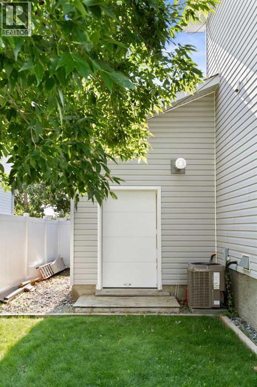2395 Hawthorne Avenue NE, Medicine Hat, Alberta  T1C 1W6 - Photo 38 - A2325542