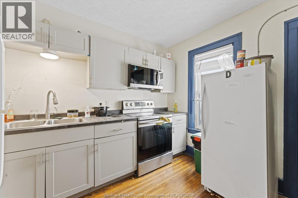 3060 Sandwich, Windsor, Ontario  N9C 1A4 - Photo 14 - 26013889