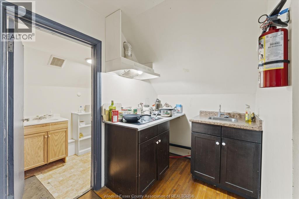 3060 Sandwich, Windsor, Ontario  N9C 1A4 - Photo 24 - 26013889