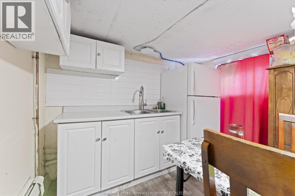 3060 Sandwich, Windsor, Ontario  N9C 1A4 - Photo 29 - 26013889
