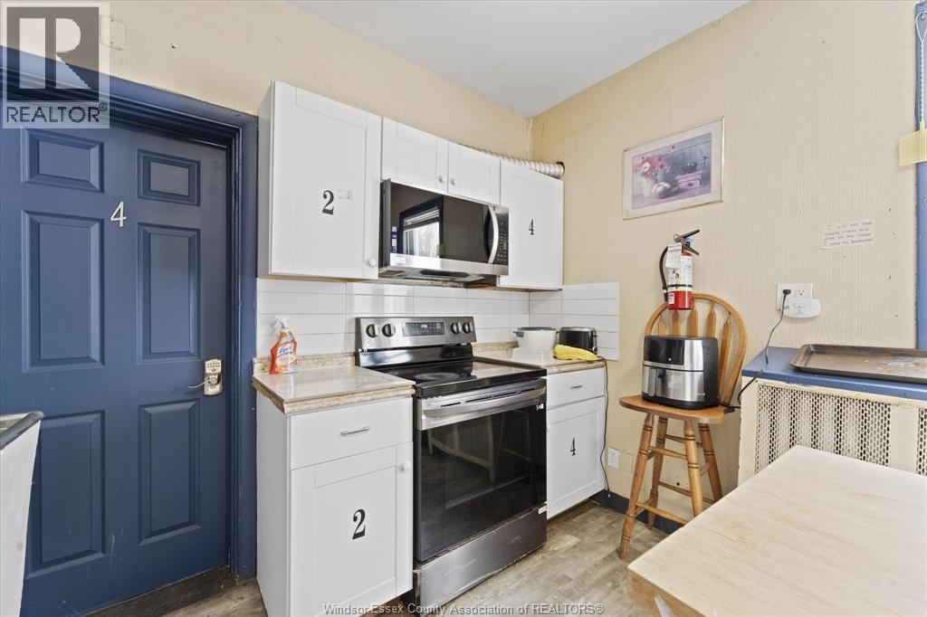 3060 Sandwich, Windsor, Ontario  N9C 1A4 - Photo 6 - 26013889