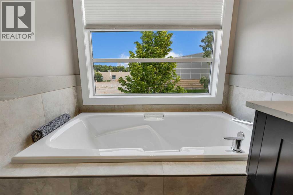 444 25 Avenue Nw, Calgary, Alberta  T2M 2A7 - Photo 34 - A2325435