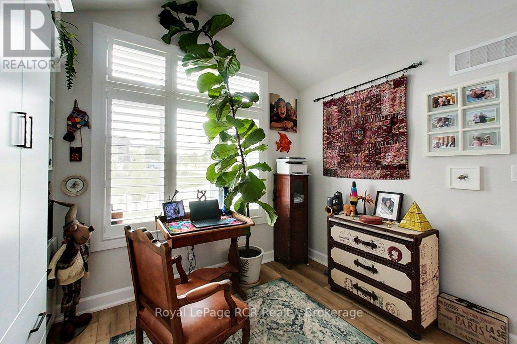 815 18th Street, Hanover, Ontario  N4N 0C5 - Photo 3 - X13510034