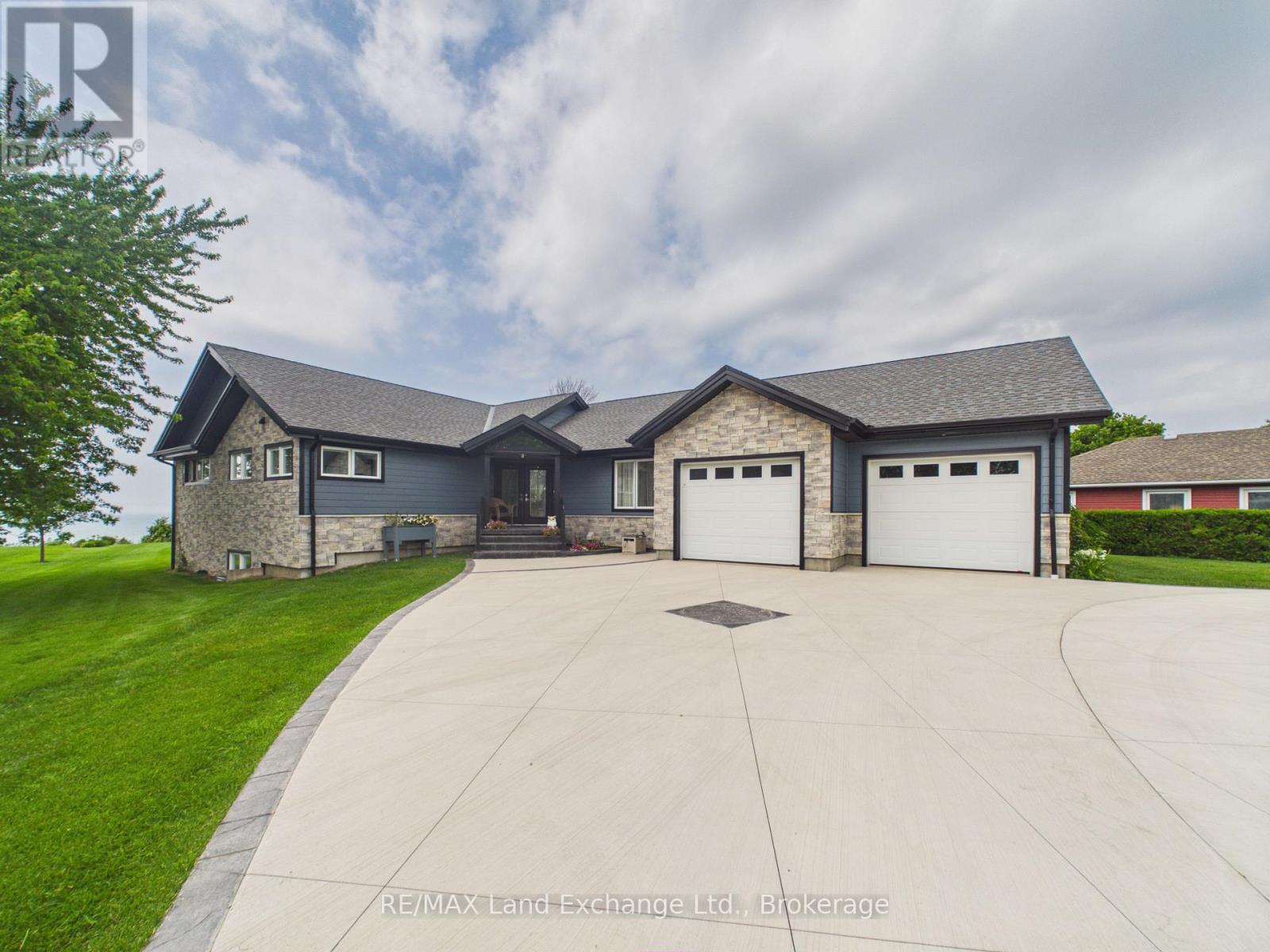 752 Lake Range Drive, Huron-Kinloss, Ontario  N2Z 0B3 - Photo 2 - X13511134