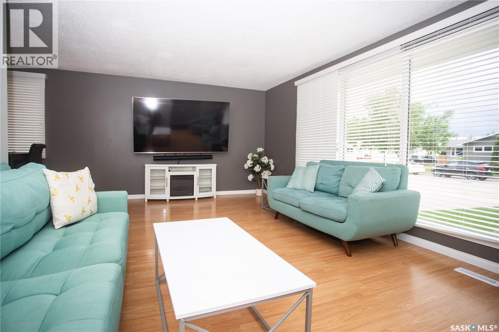 365 Waterloo Crescent, Saskatoon, Saskatchewan  S7H 4H7 - Photo 5 - SK041232