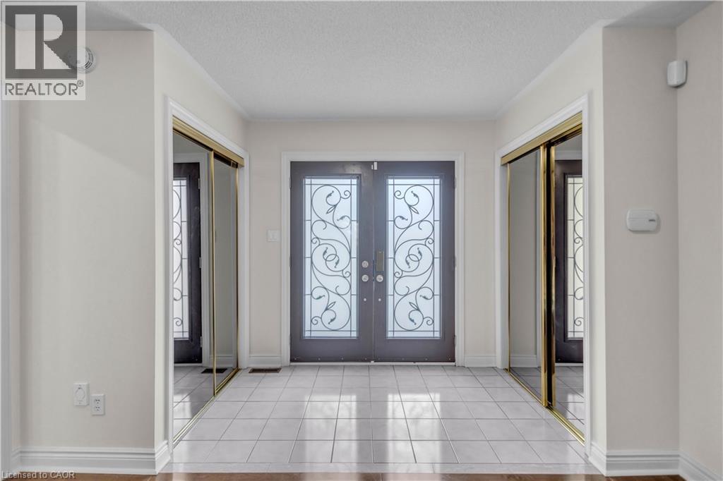 1398 Winterberry Drive, Burlington, Ontario  L7P 4T4 - Photo 6 - 40844043