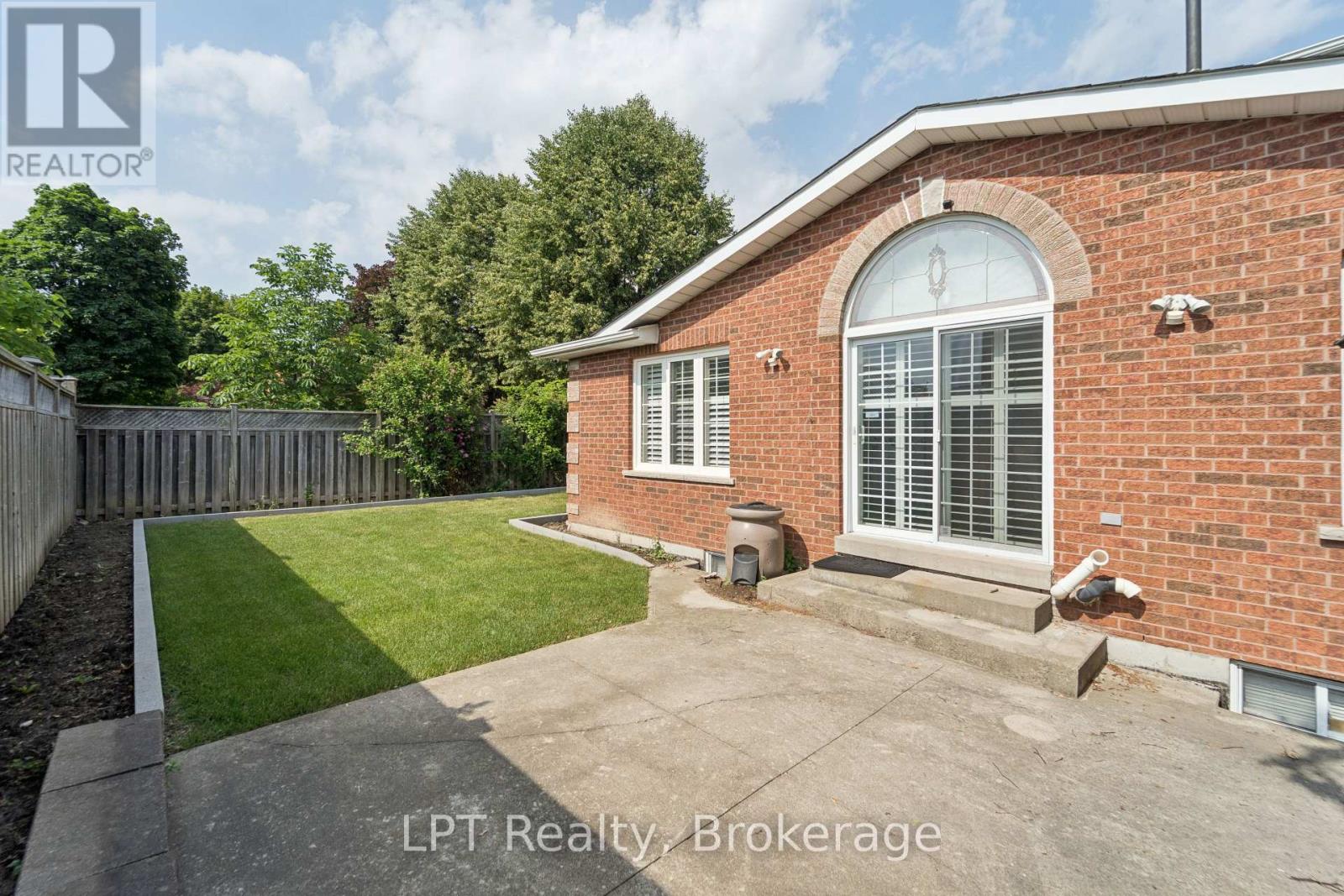 1 Mayfield Crescent, Whitby, Ontario  L1N 8P3 - Photo 46 - E13511170