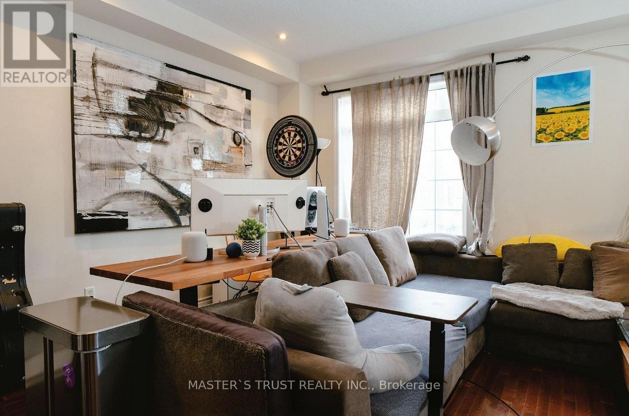 63 Routliffe Lane, Toronto, Ontario  M2N 0A5 - Photo 3 - C13509994