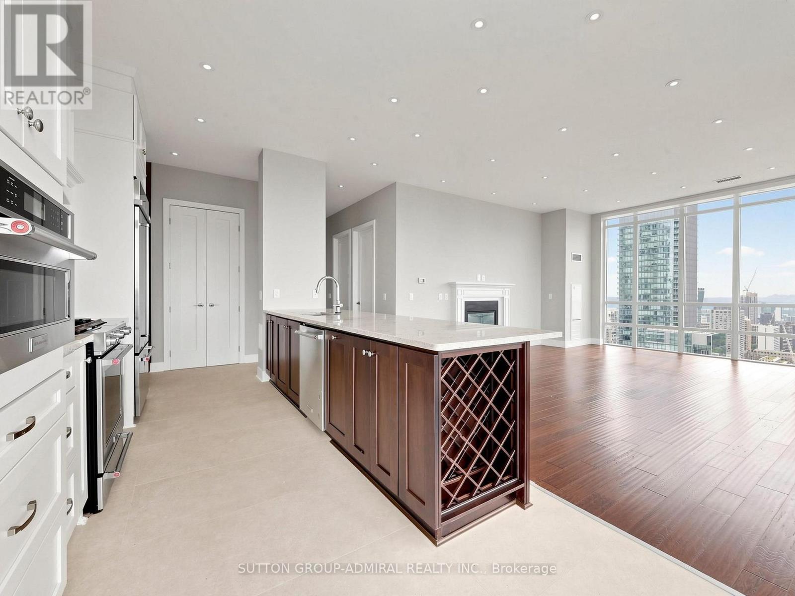 Ph 401 - 825 Church Street, Toronto, Ontario  M4W 3Z4 - Photo 6 - C13509998