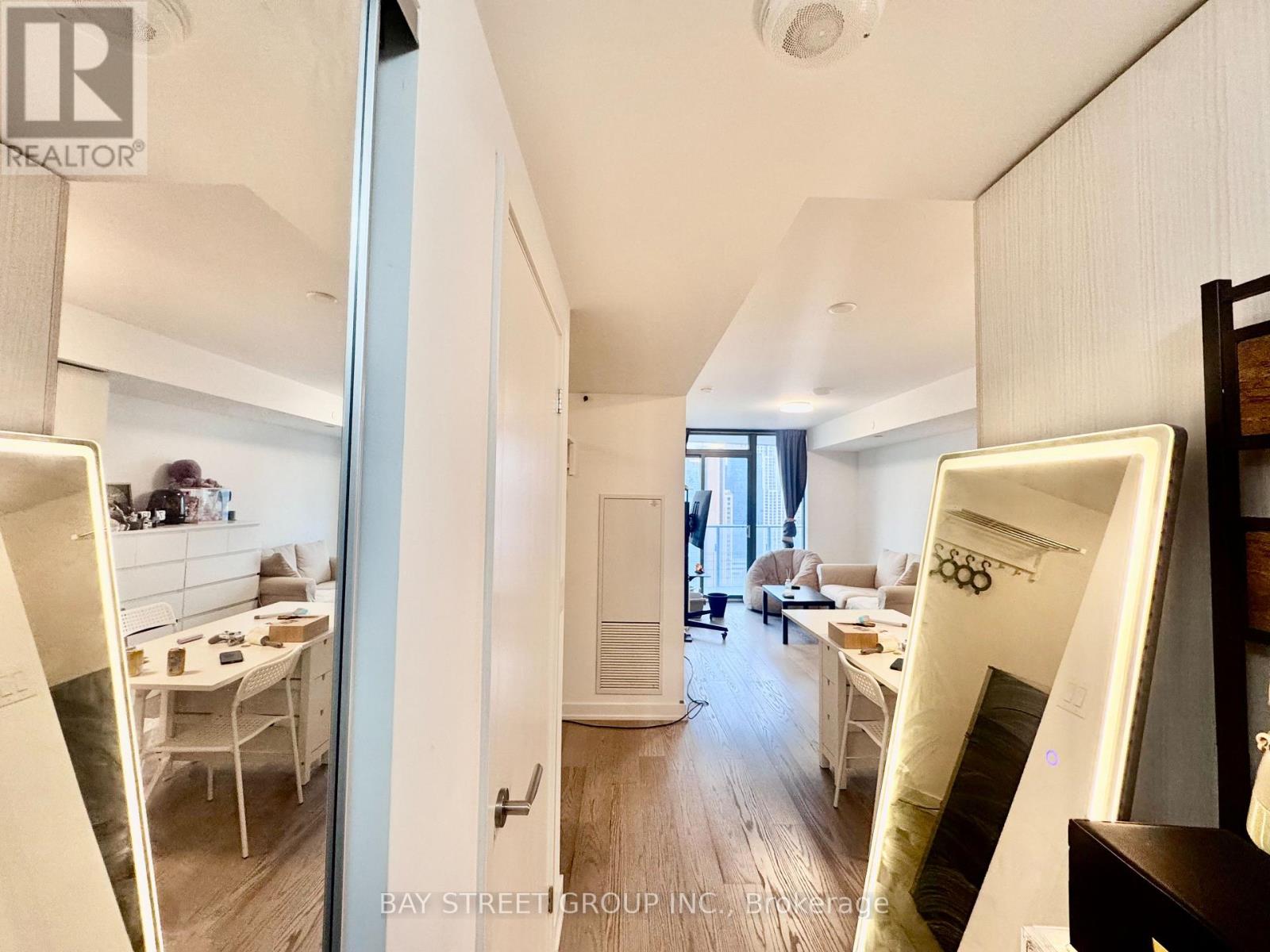 2103 - 11 Wellesley Street W, Toronto, Ontario M4Y 0G4 - Photo 11 - C13510002