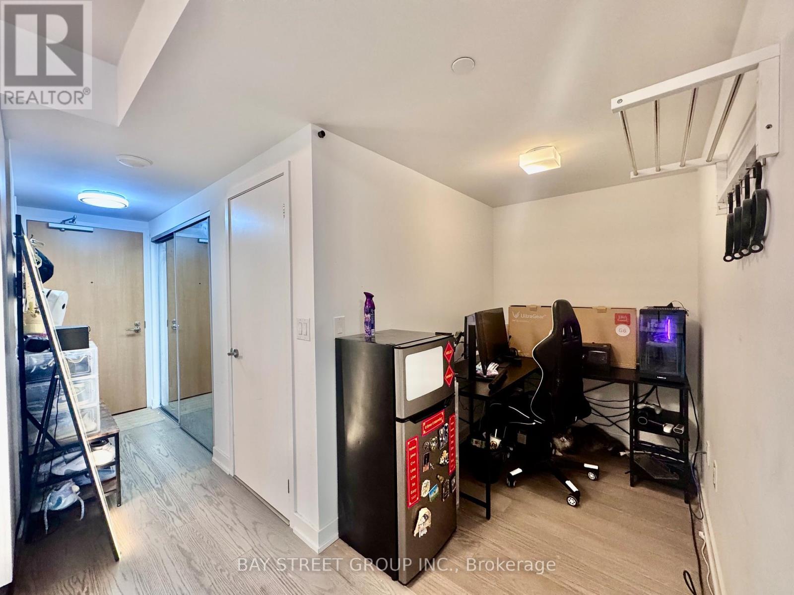 2103 - 11 Wellesley Street W, Toronto, Ontario M4Y 0G4 - Photo 12 - C13510002