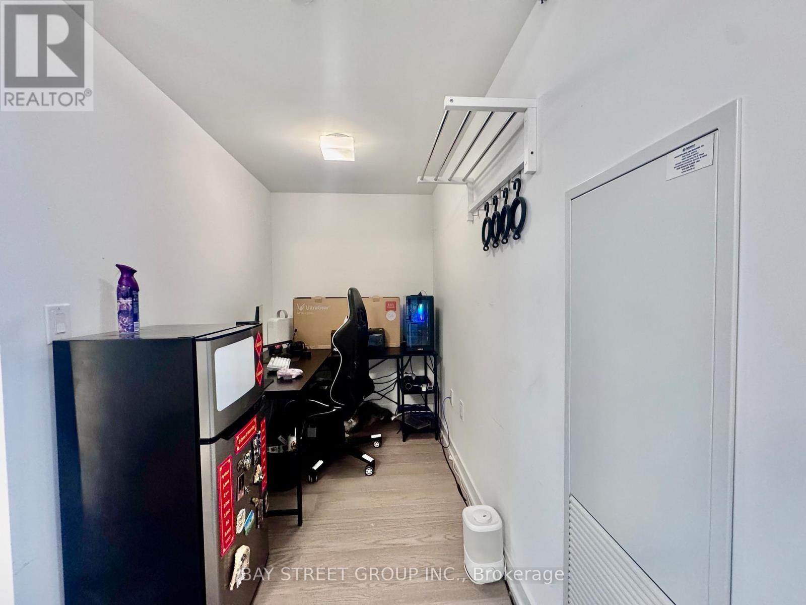 2103 - 11 Wellesley Street W, Toronto, Ontario M4Y 0G4 - Photo 16 - C13510002