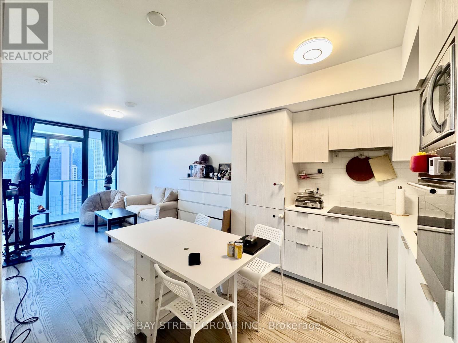 2103 - 11 Wellesley Street W, Toronto, Ontario M4Y 0G4 - Photo 17 - C13510002
