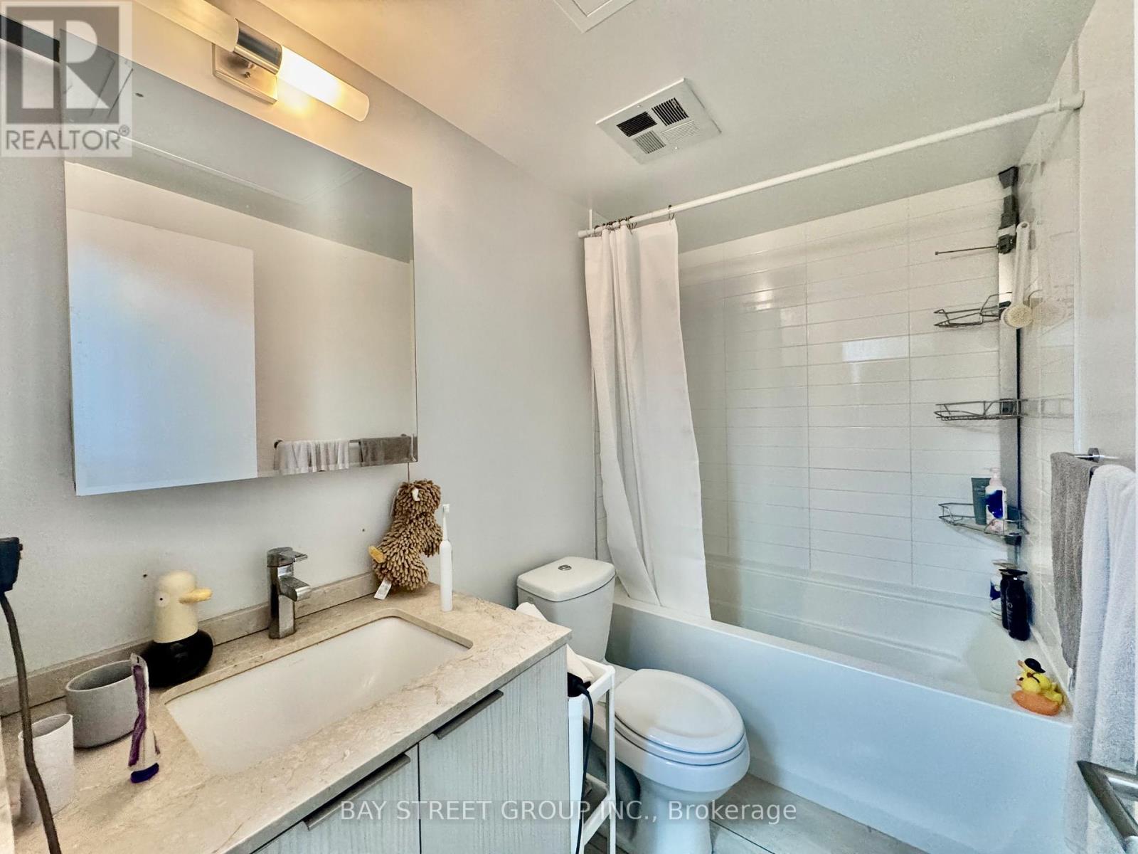 2103 - 11 Wellesley Street W, Toronto, Ontario M4Y 0G4 - Photo 18 - C13510002