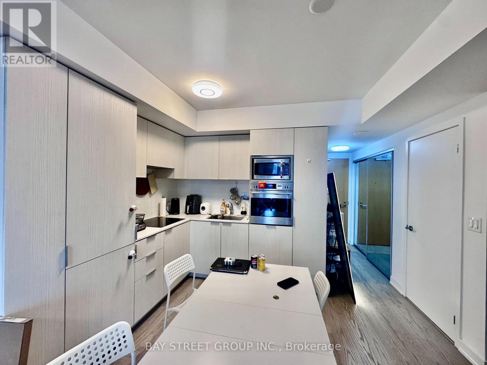 2103 - 11 Wellesley Street W, Toronto, Ontario M4Y 0G4 - Photo 8 - C13510002