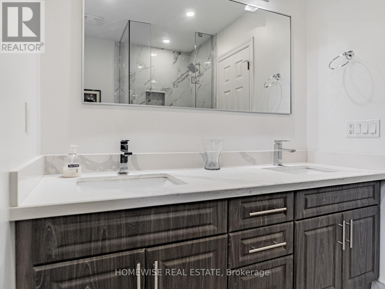 86 Fairleigh Crescent, Toronto, Ontario  M6C 3R9 - Photo 10 - C13510060