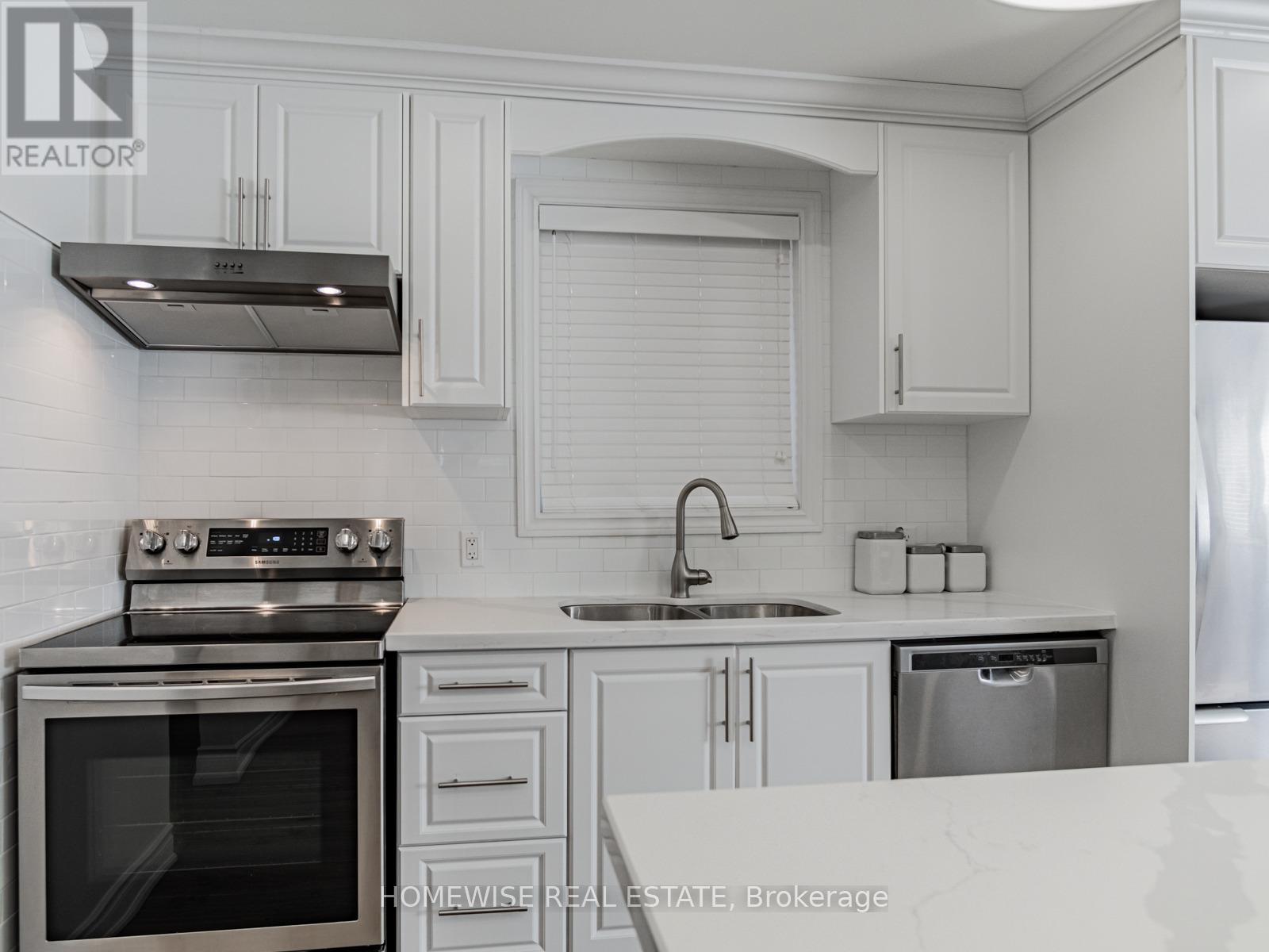 86 Fairleigh Crescent, Toronto, Ontario  M6C 3R9 - Photo 6 - C13510060