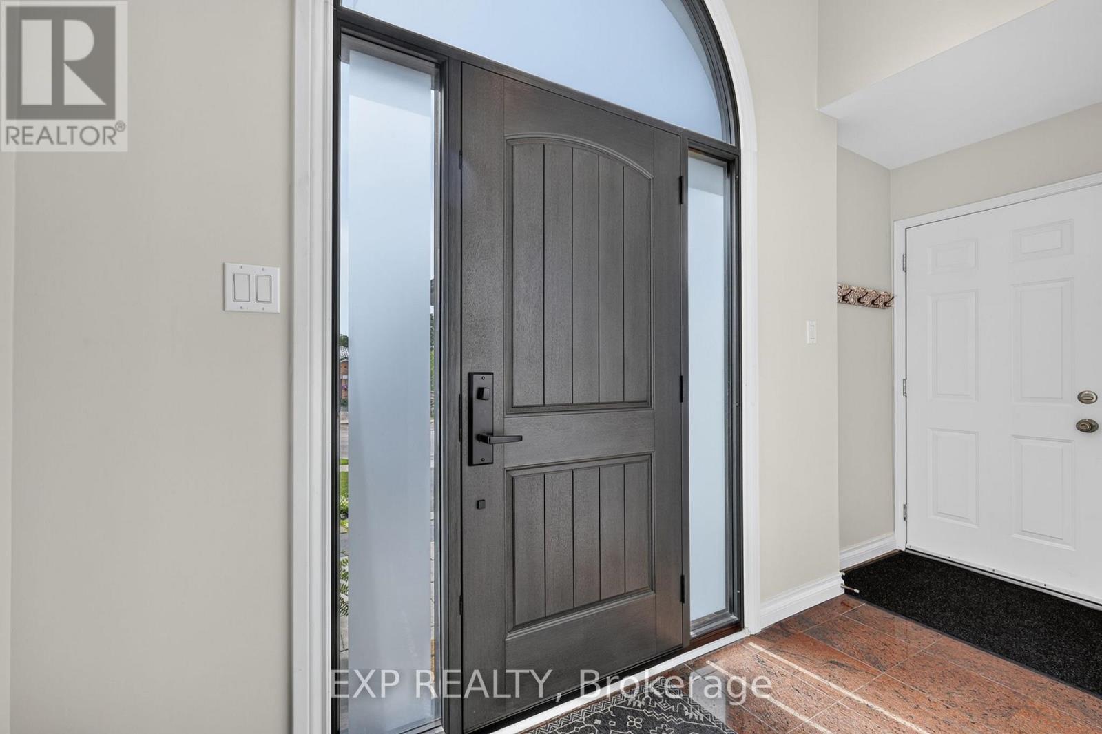 129 Golden Meadow Road, Barrie (Bayshore), Ontario  L4N 8K3 - Photo 5 - S13511172