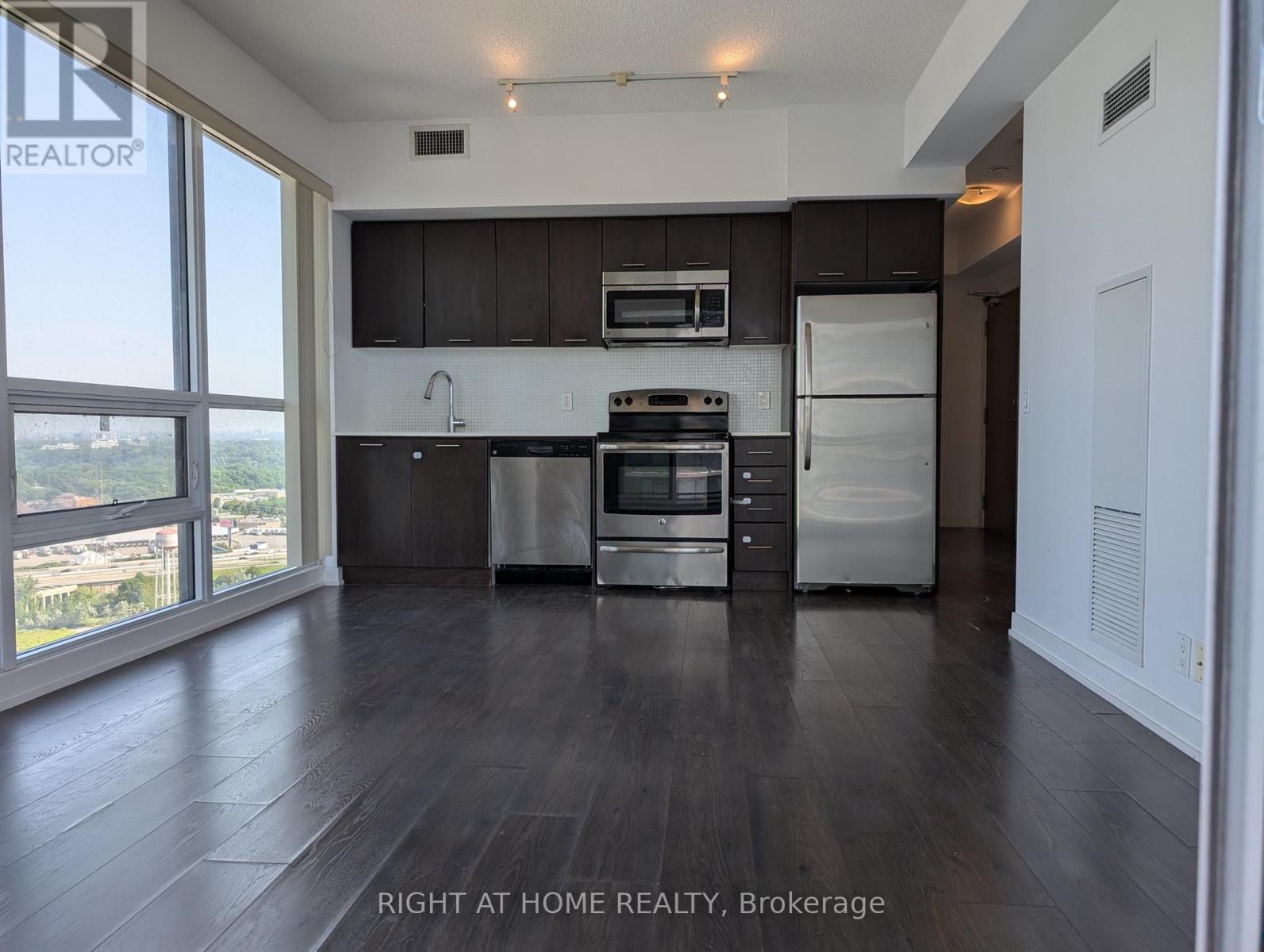 3204 - 2200 Lake Shore Boulevard W, Toronto, Ontario  M8V 1A4 - Photo 3 - W13509992