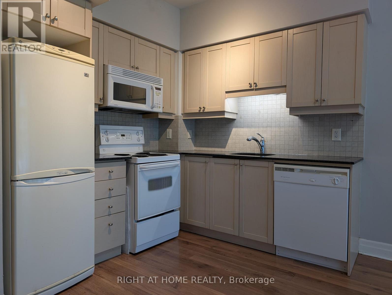 226 - 58 Marine Parade Drive, Toronto, Ontario M8V 4G1 - Photo 3 - W13509996