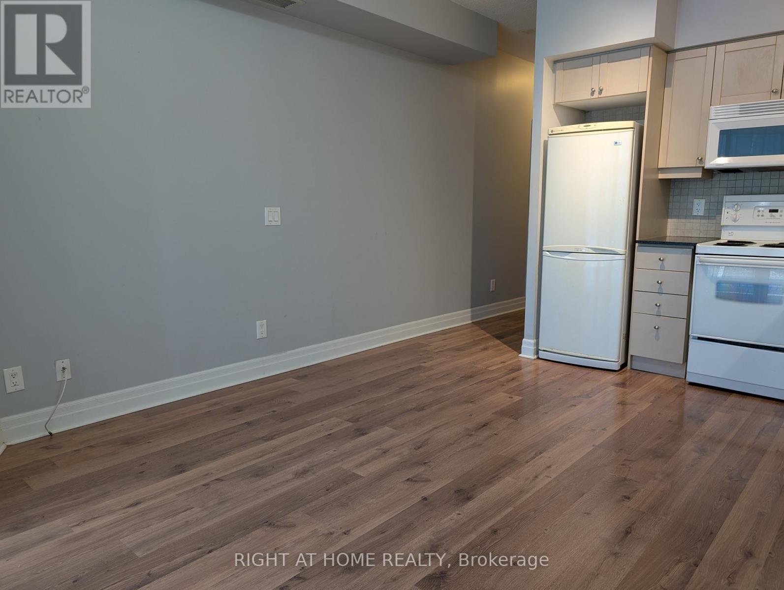 226 - 58 Marine Parade Drive, Toronto, Ontario M8V 4G1 - Photo 4 - W13509996