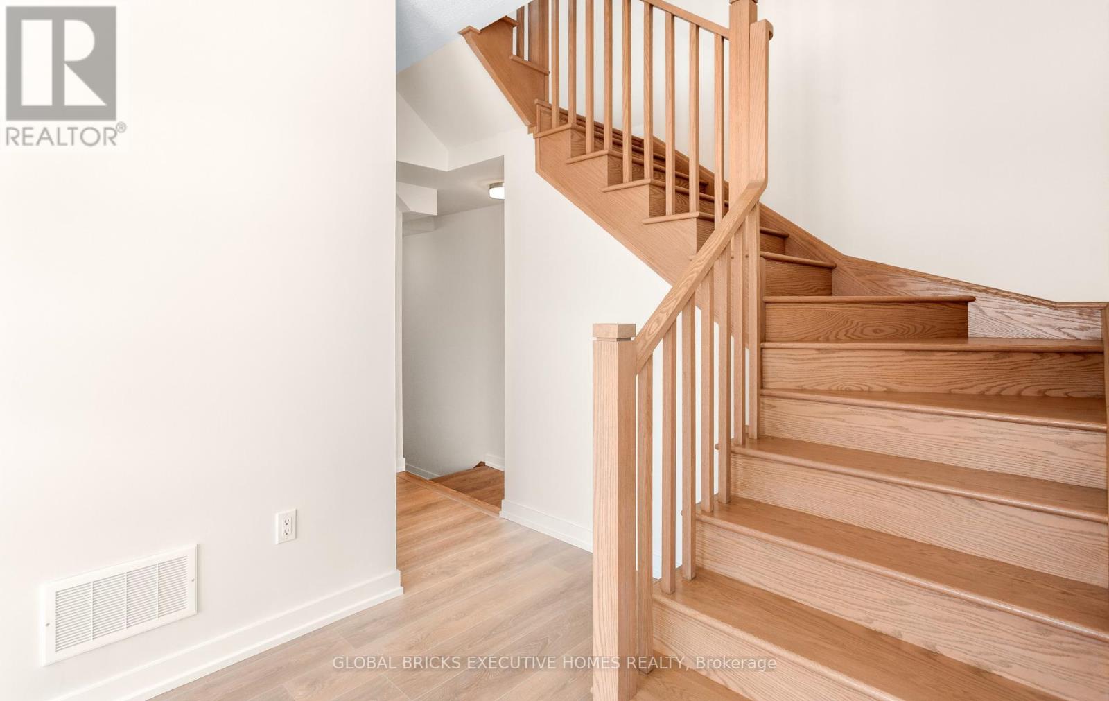 #1 - 3095 Robert Lamb Boulevard, Oakville, Ontario L6H 8B7 - Photo 10 - W13510014
