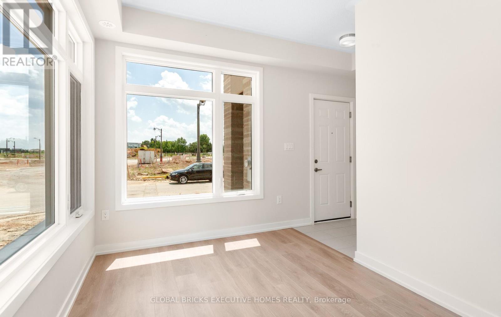 #1 - 3095 Robert Lamb Boulevard, Oakville, Ontario L6H 8B7 - Photo 5 - W13510014