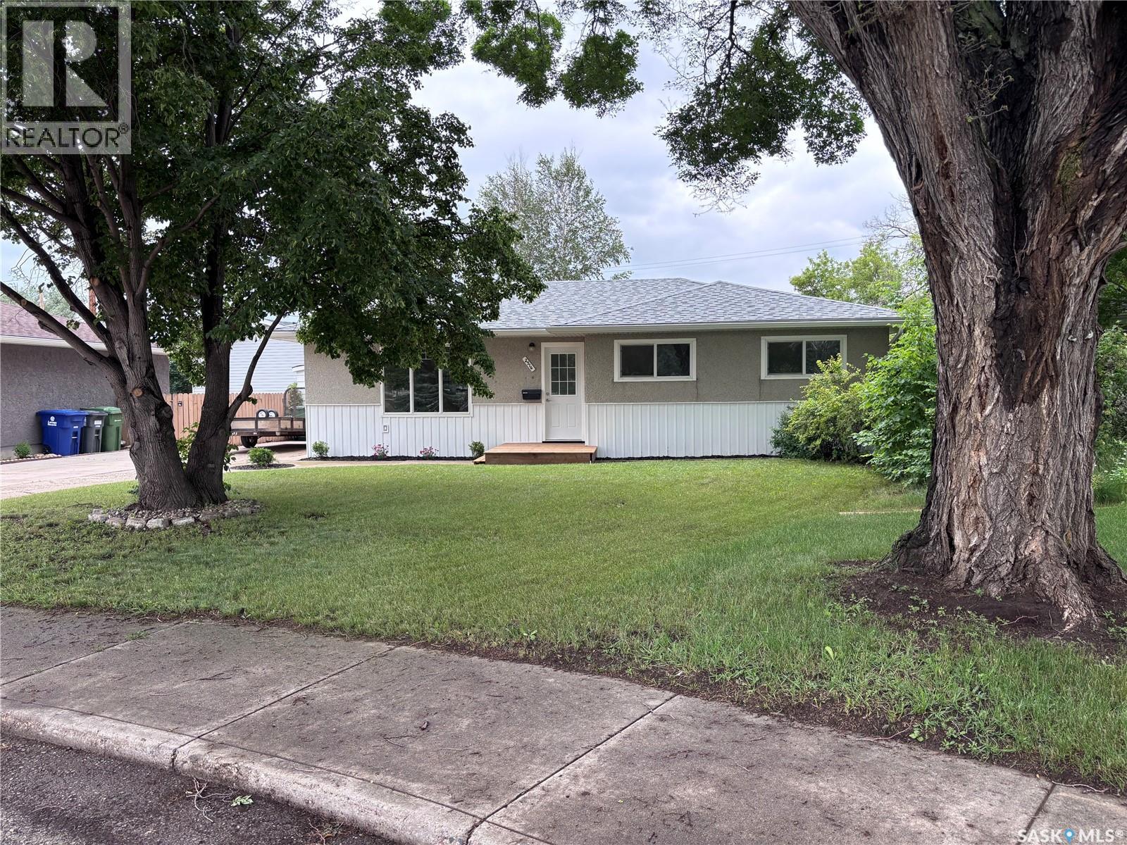 2516 Tomlinson Crescent, Saskatoon, Saskatchewan  S7L 3N2 - Photo 3 - SK041144