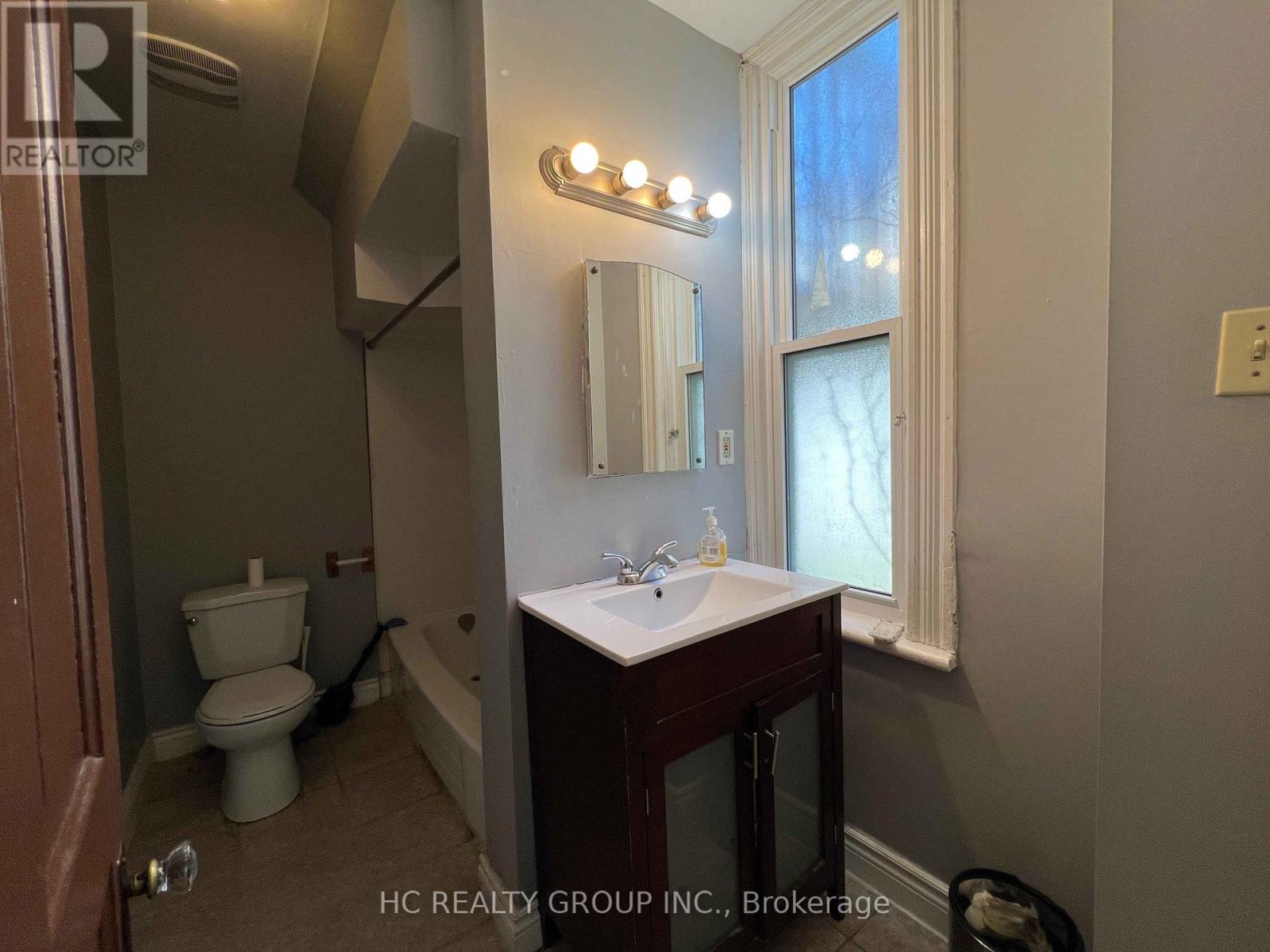 Main Floor Unit - 416 Oxford Street E, London East, Ontario N5Y 3H4 - Photo 8 - X13510008