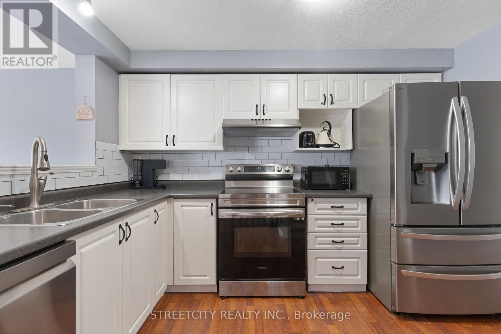 302 Oprington Place, Kitchener, Ontario  N2N 3P3 - Photo 10 - X13510020