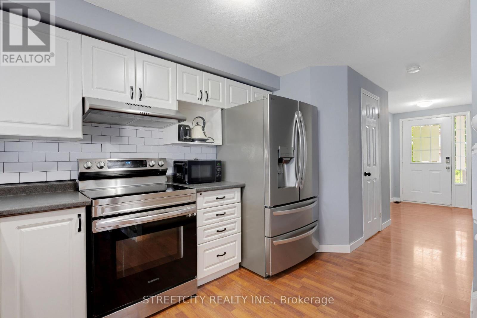 302 Oprington Place, Kitchener, Ontario  N2N 3P3 - Photo 11 - X13510020