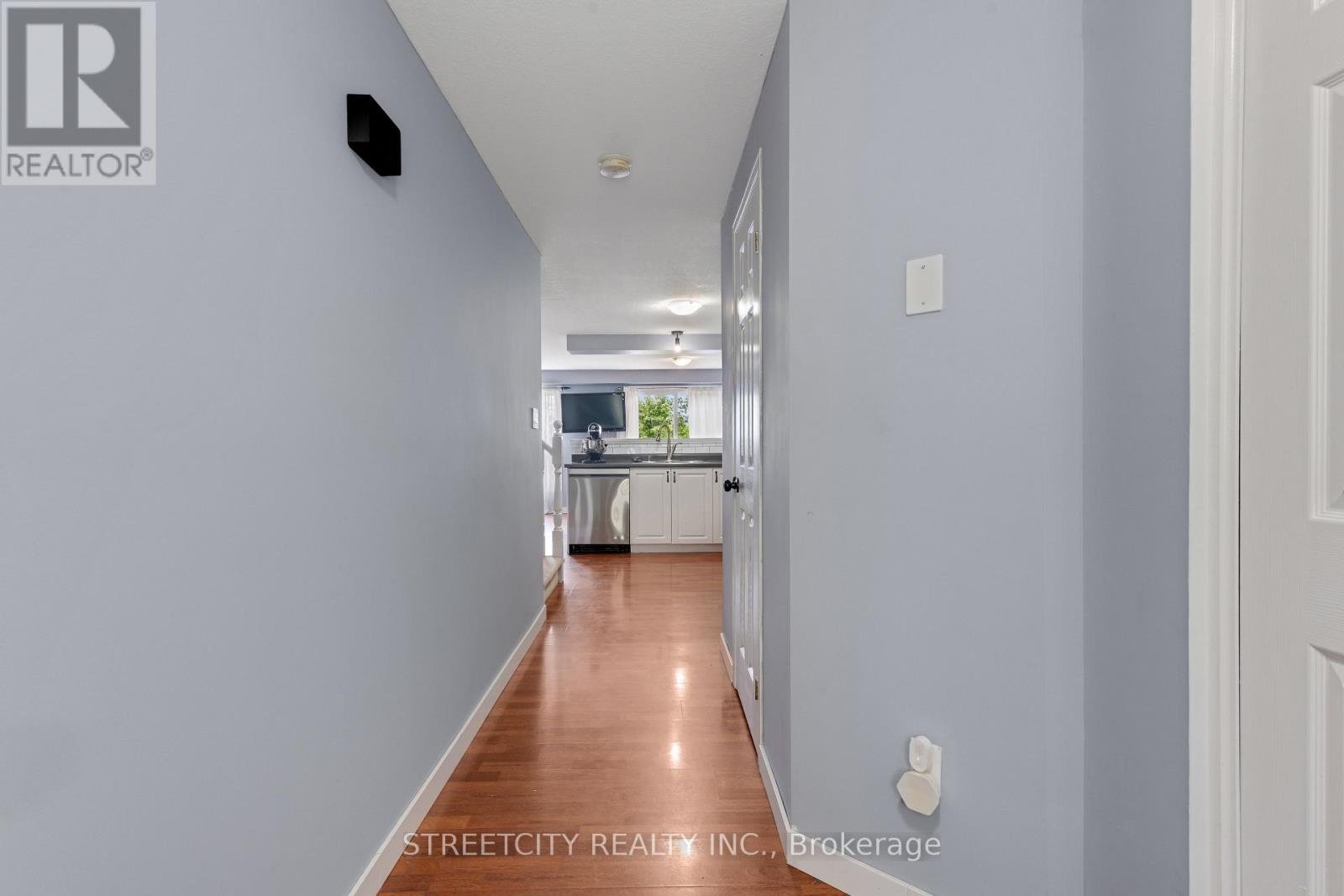 302 Oprington Place, Kitchener, Ontario  N2N 3P3 - Photo 6 - X13510020