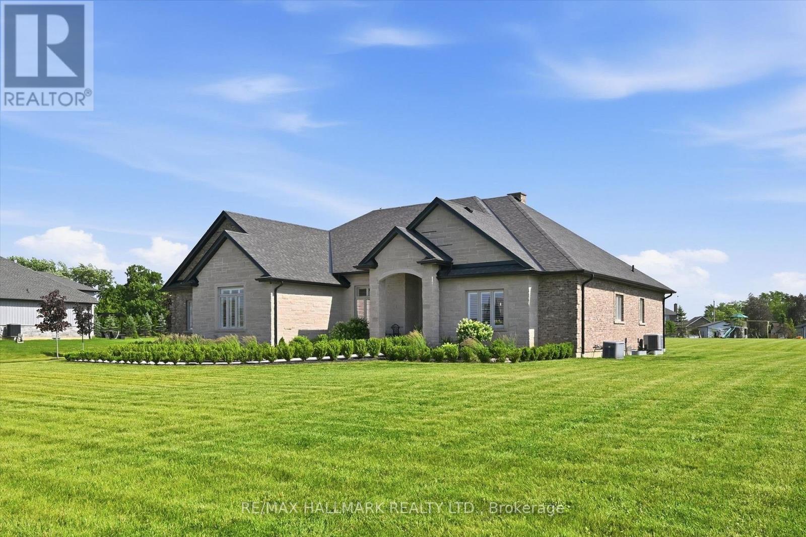 18 Kramer Court, Haldimand, Ontario  N0A 1R0 - Photo 2 - X13511132
