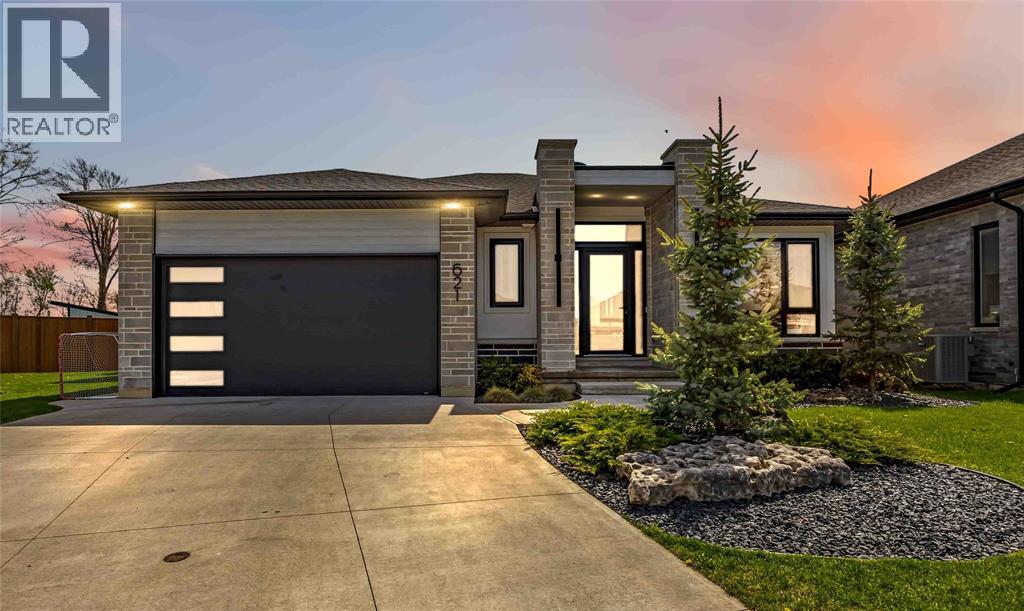 621 MEAD COURT, Sarnia, Ontario