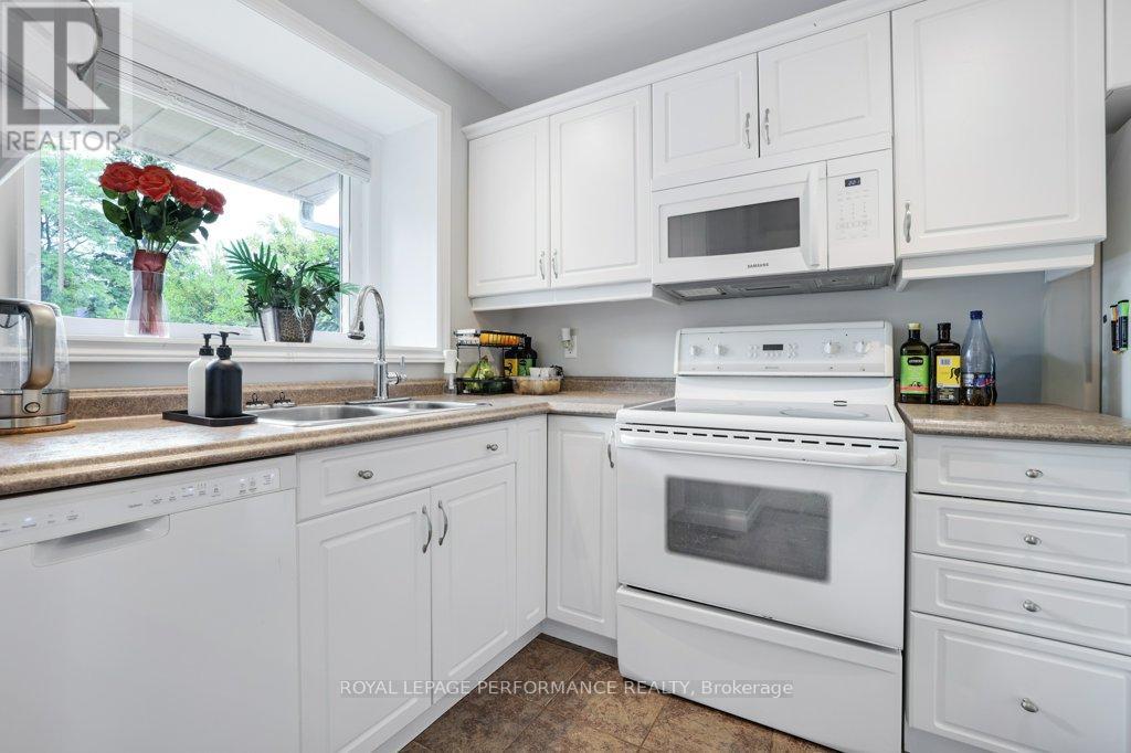 1550 Bourcier Drive, Ottawa, Ontario  K1E 3J2 - Photo 6 - X13511364