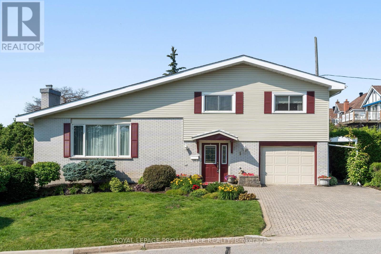 1 HARDY CRESCENT, Brockville, Ontario