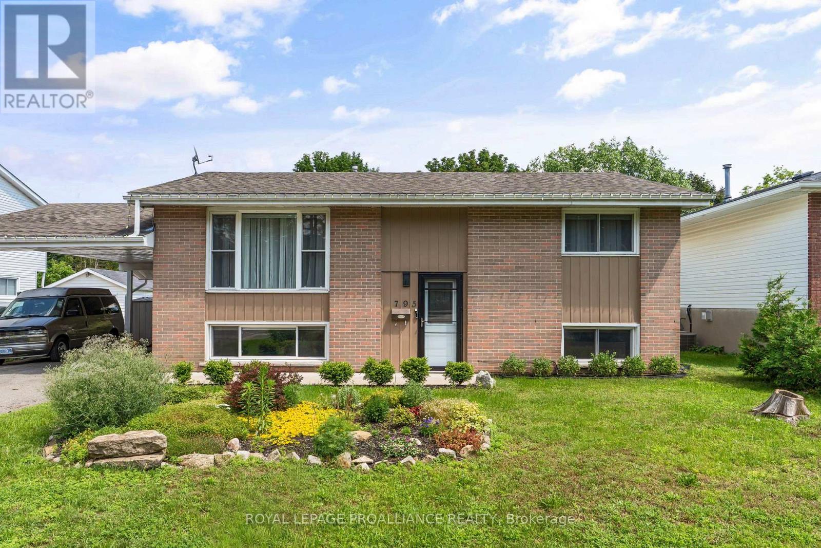 795 LAURIER BOULEVARD, Brockville, Ontario