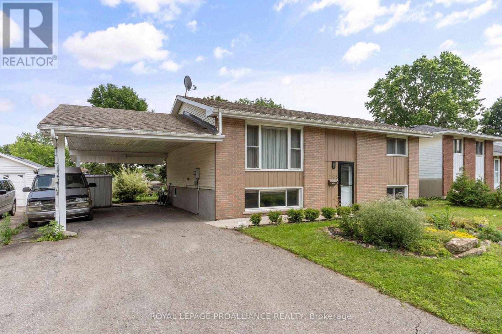 795 Laurier Boulevard, Brockville, Ontario  K6V 5Z5 - Photo 2 - X13511462