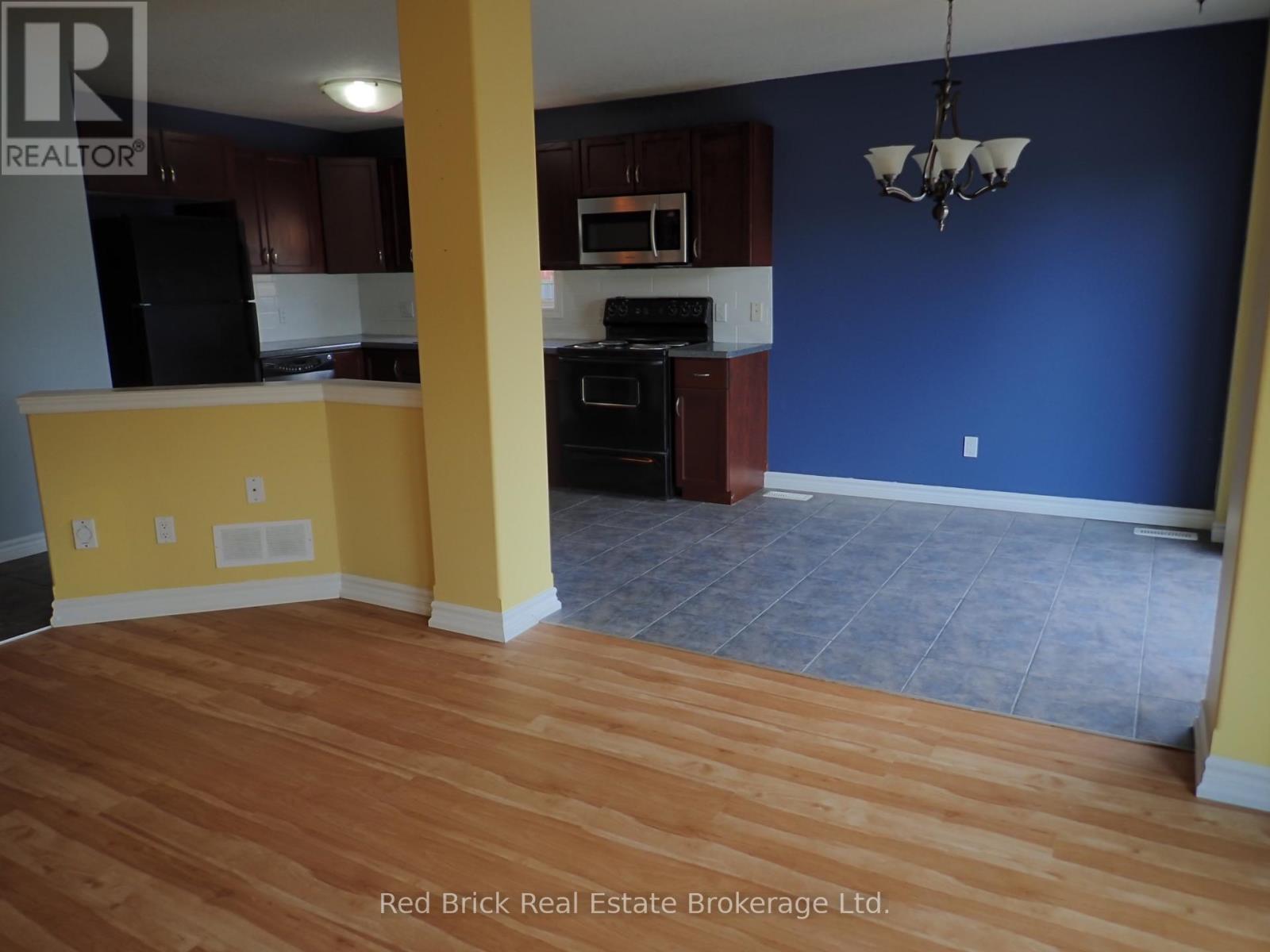 Upper - 77 Summit Ridge Drive, Guelph (Grange Road), Ontario  N1E 0B8 - Photo 5 - X13511412