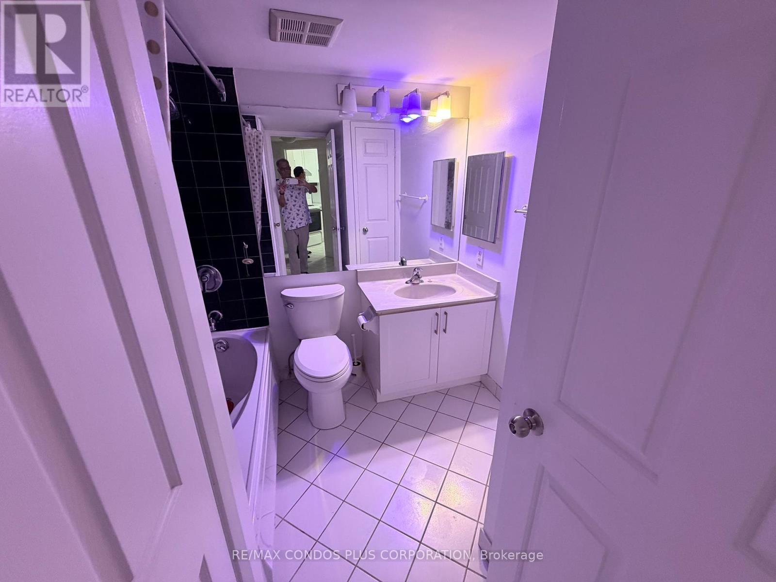 720 - 711 Bay Street, Toronto, Ontario  M5G 2J8 - Photo 11 - C13511430